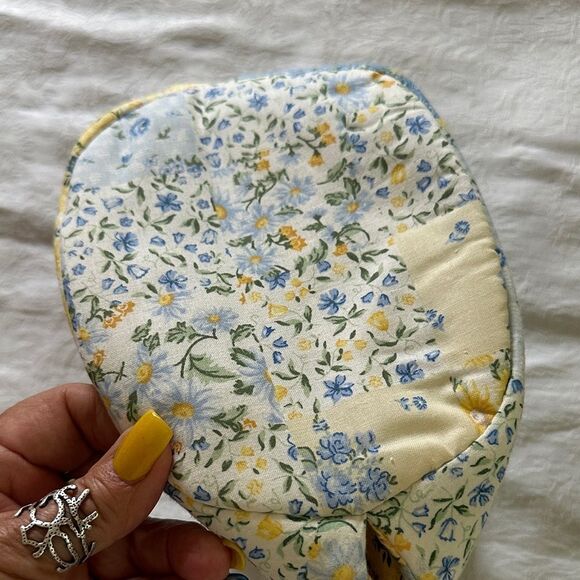 Hand Crafted Tea Cozy Floral Yellow and Blue - Picture 4 of 7